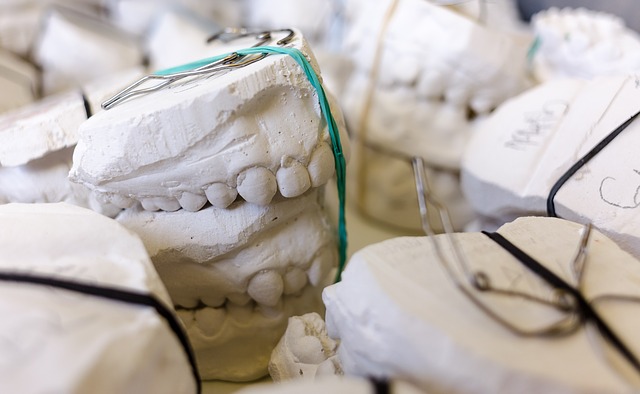 la reconstrucción dental es uno de los tratamientos más demandados para aquellas personas que buscan una solución a la estética y a carencias funcionales.