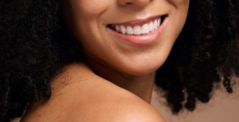 ¿Qué es el diseño de sonrisa? Descubre el tratamiento que está revolucionando la estética dental ¿Qué es el diseño de sonrisa? Descubre el tratamiento que está revolucionando la estética dental