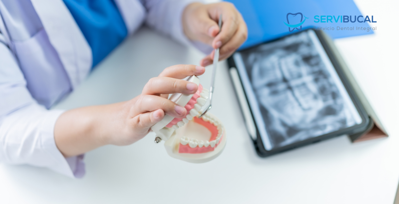¿Cómo saber si hay infección en un implante dental? Síntomas y signos de alarma